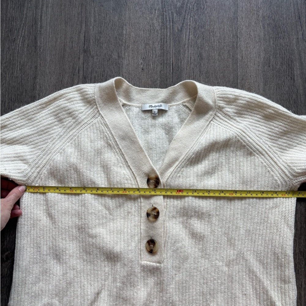 Madewell Cream V-Neck Sweater Relaxed Fit - Picture 3 of 5